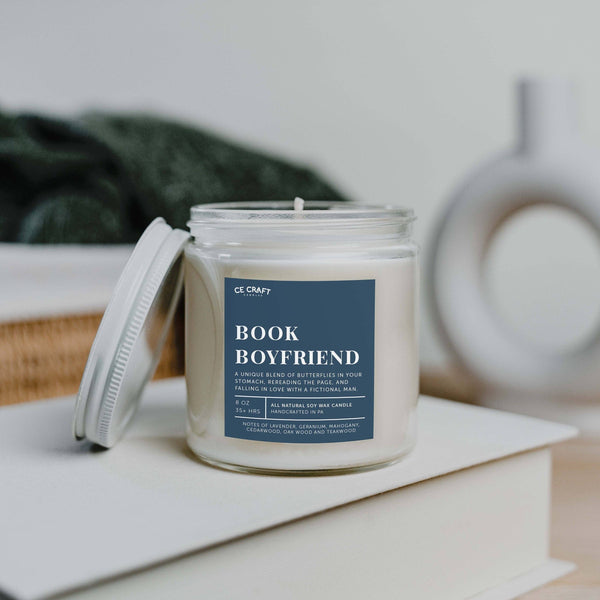 Book Boyfriend Candle: Teakwood & Mahogany